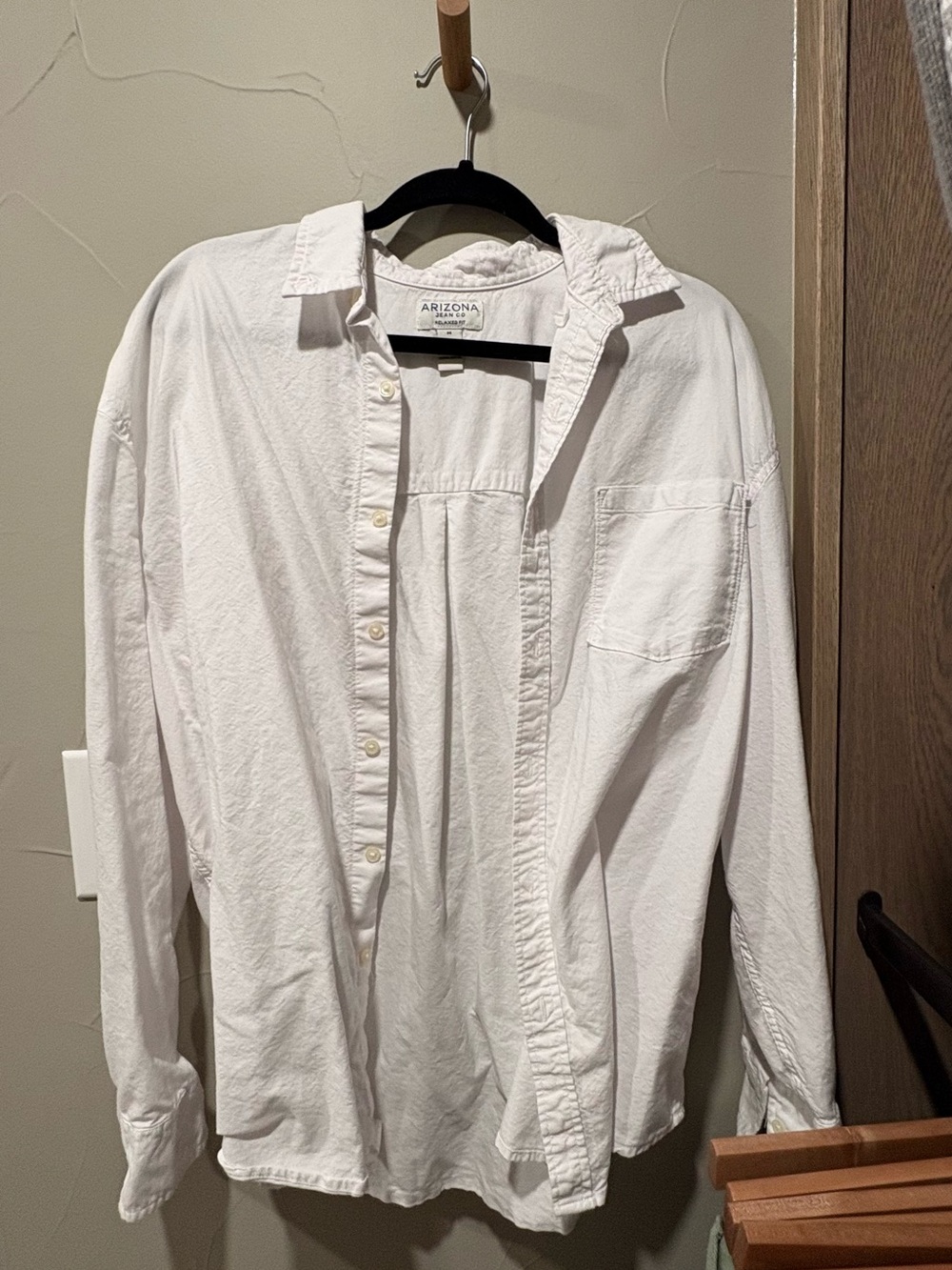Arizona Jean Co. Classic White Button-Up Shirt